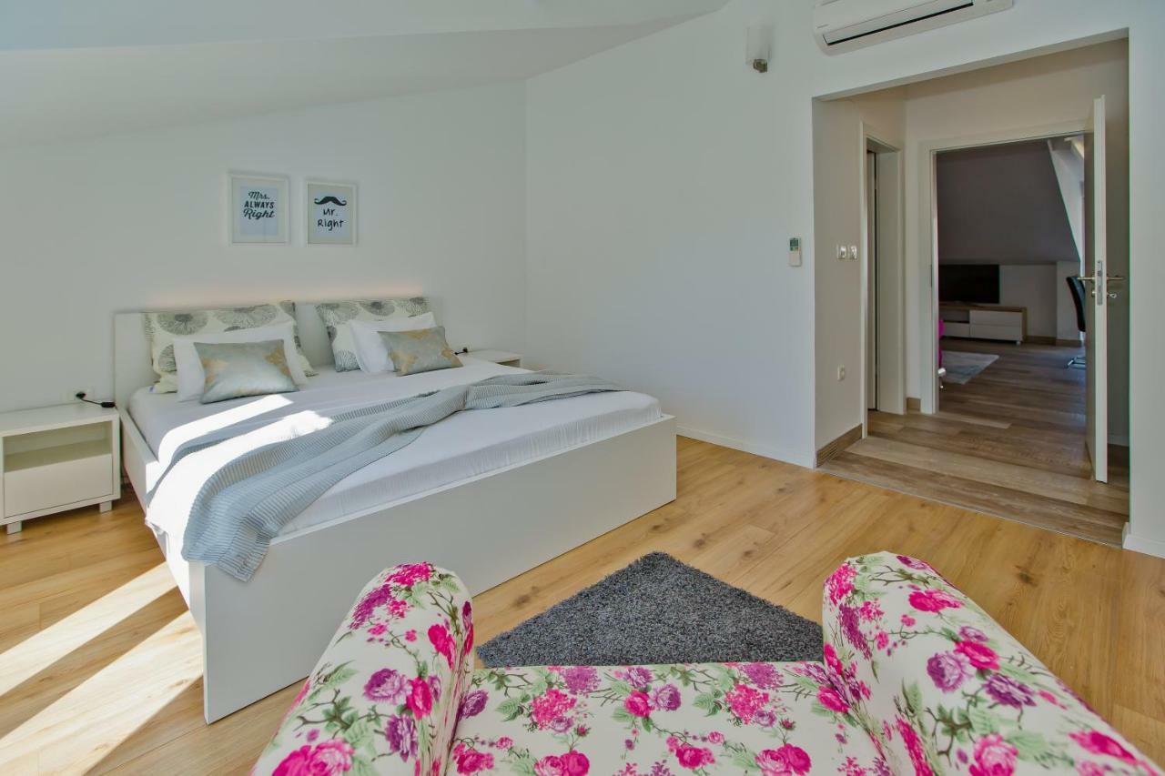 Apartments Bubalo Hvar Town Bagian luar foto
