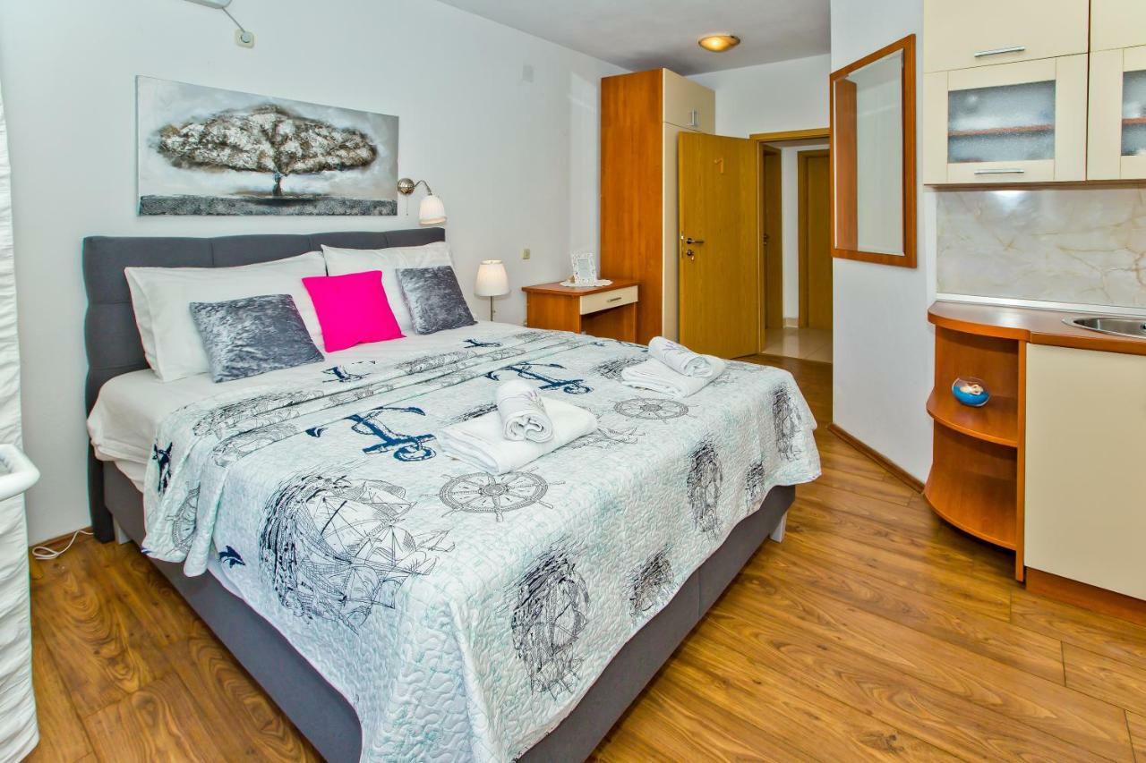 Apartments Bubalo Hvar Town Bagian luar foto