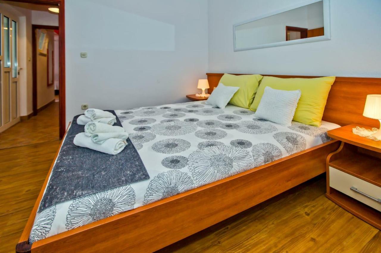 Apartments Bubalo Hvar Town Bagian luar foto