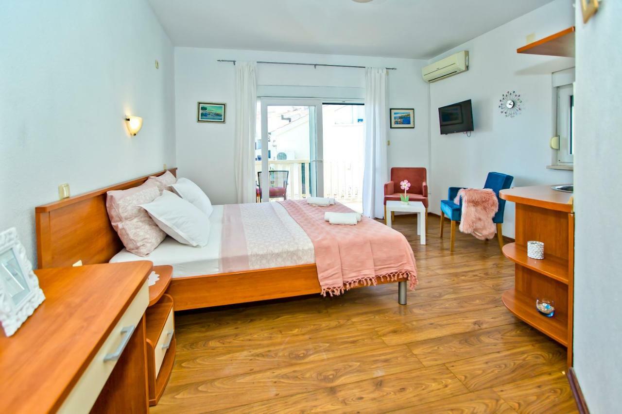 Apartments Bubalo Hvar Town Bagian luar foto